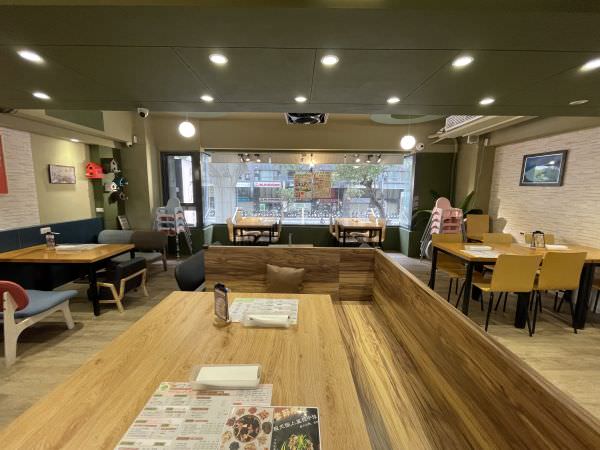 森林小徑文心店用餐环境