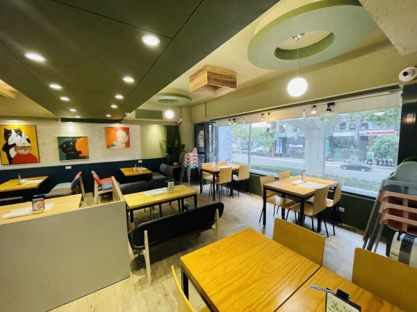 森林小徑文心店用餐环境